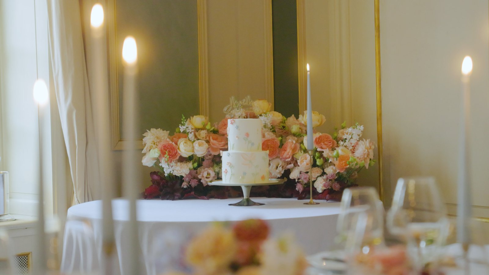 exklusive hochzeitstorte in schlosshotel in münchhausen